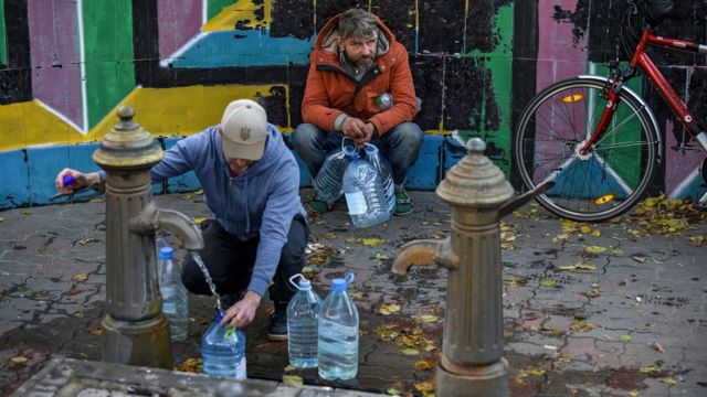 Kiyev, elektrik enerjisi, işıq, müharibə, Ukrayna, Rusiya