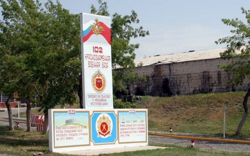 Ermənistandakı Rusiya hərbi bazasının əsgəri özünü güllələyib