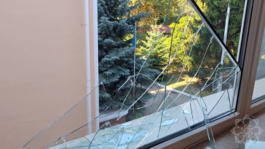 Ракетный удар по Киеву повредил посольство Азербайджана