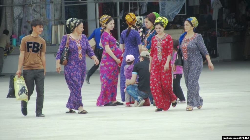 Türkmənistanda çoxarvadlılıq "normaya çevrilib"
