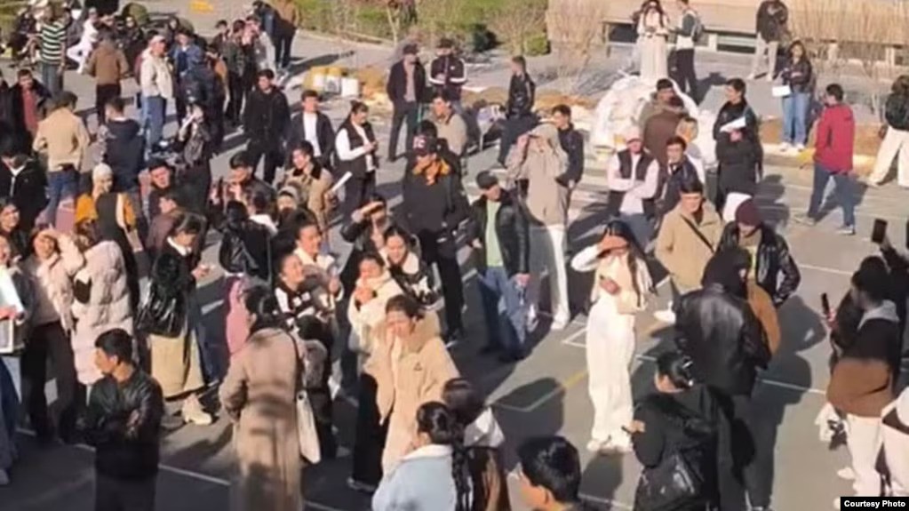 İstanbulda türkmən tələbələrin etirazı