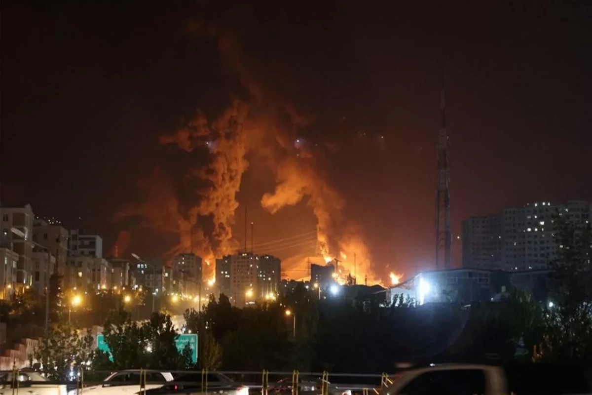 İran Dövlət Televiziyasının binasına zərbələr endirilib