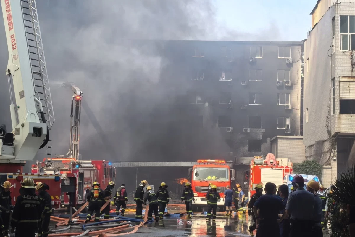 Çində ayaqqabı fabrikində yanğın baş verib, 28 nəfər ölüb