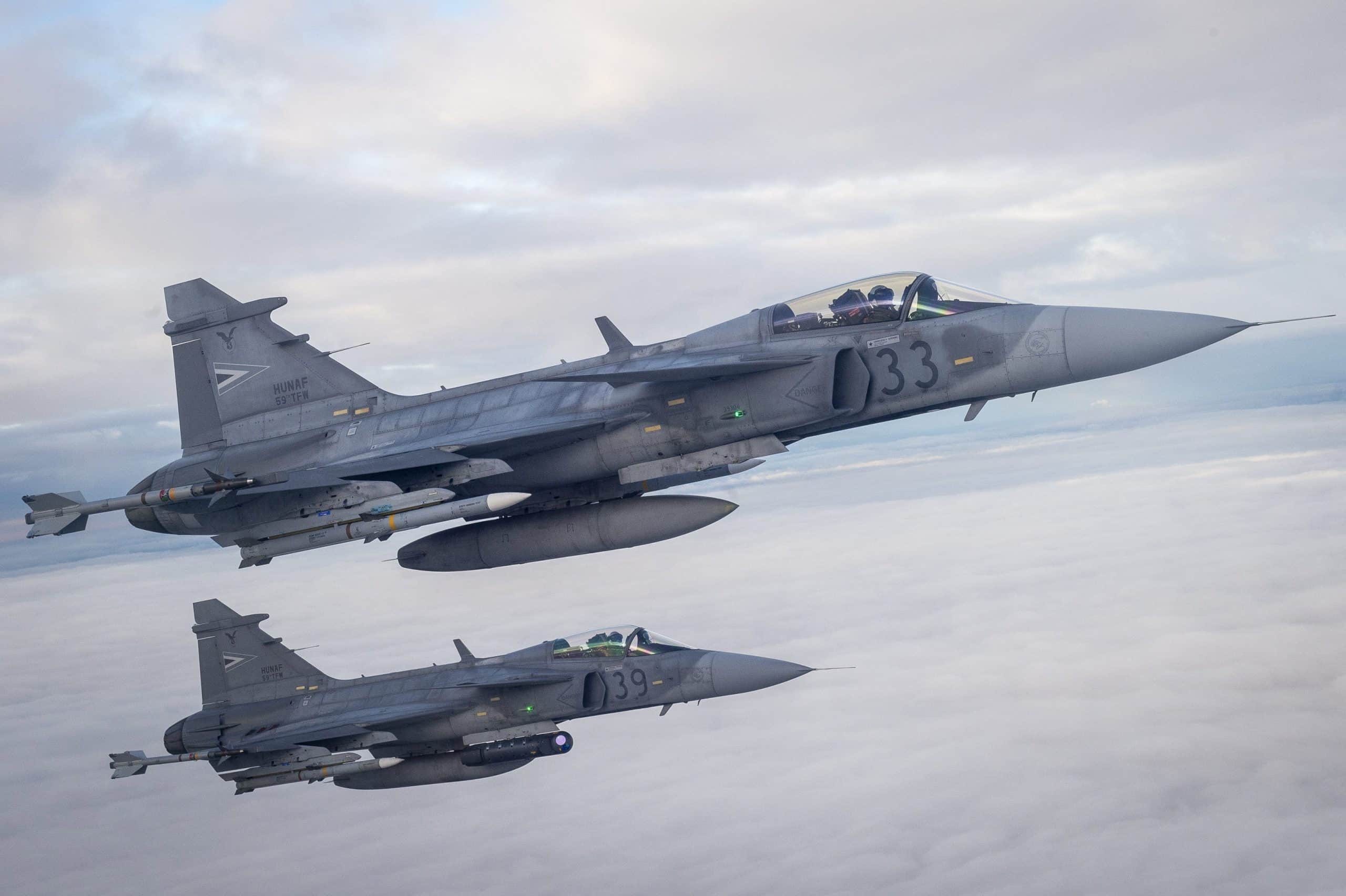 Zelenski: Ukrayna 150 ədəd "Gripen" qırıcı təyyarəsi alacaq