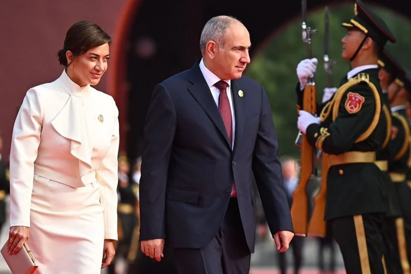 Nikol Paşinyan Anna Akopyanla rəsmən evlənib