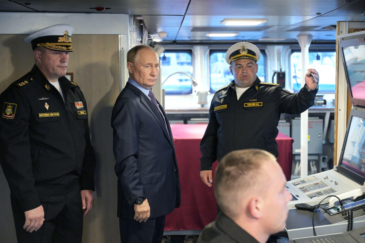 Putin: Qərbin Rusiya ticarət gəmilərini ələ keçirməsinə “güzgü prinsipi” ilə cavab veriləcək