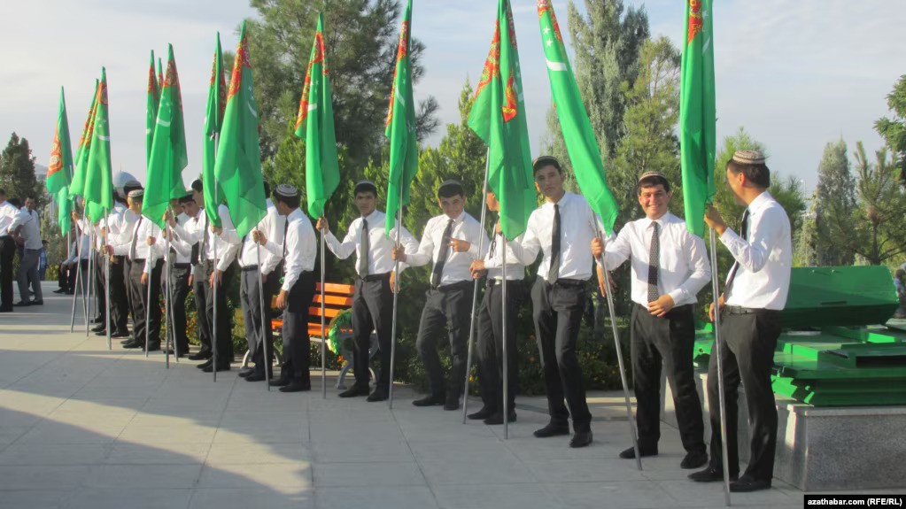 Türkmənistanda rayon sakinlərini paytaxtdakı dövlət tədbirlərinə getməyə məcbur edirlər