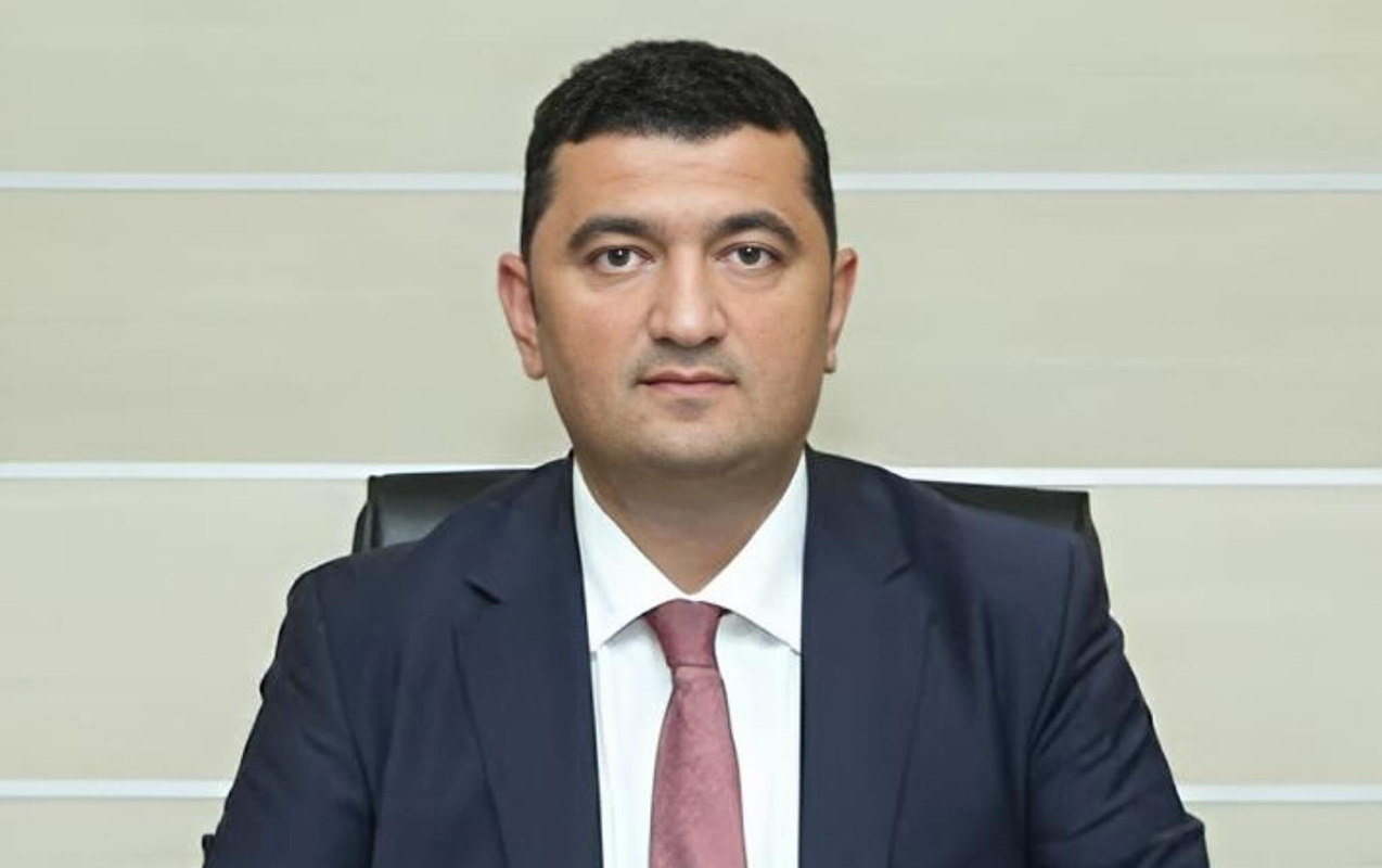 Yeni Klinikanın direktor müavini “Green Card”a görə işindən ayrılıb