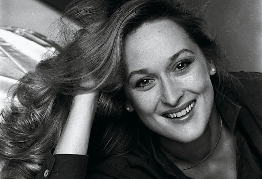 Sevgilisi qollarında can verən, “dünyanı dəyişməli olan”, Trampı tənqid edən ulduz – HƏYAT HEKAYƏTİ